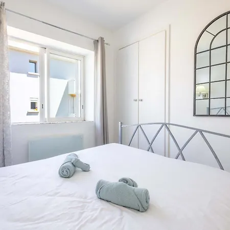 Daire Valras-loc Sablon - T4 Front De Avec Balcon *